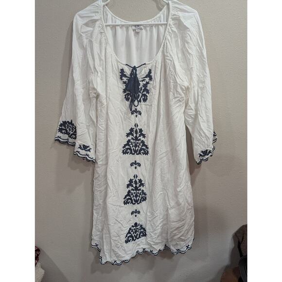 Gorgeous white with navy embroidered long sleeve caftan dress by Chic Connection - Picture 1 of 9